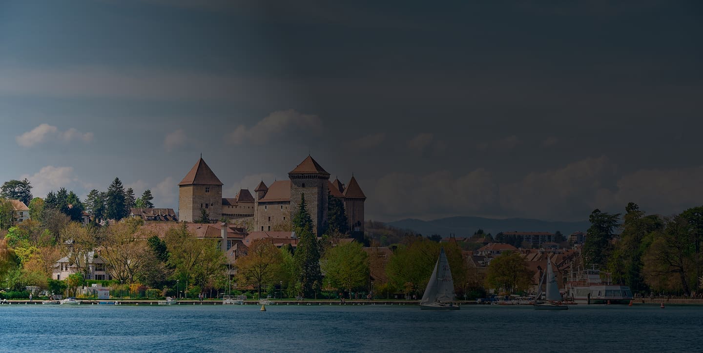 <span class="h1-span-small">France</span>