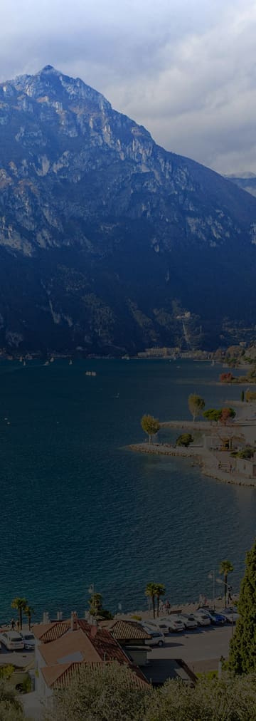 <span class="h1-span-small">Italy</span>