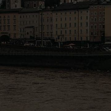 <span class="h1-span-small">Austria</span>