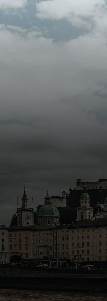 <span class="h1-span-small">Austria</span>