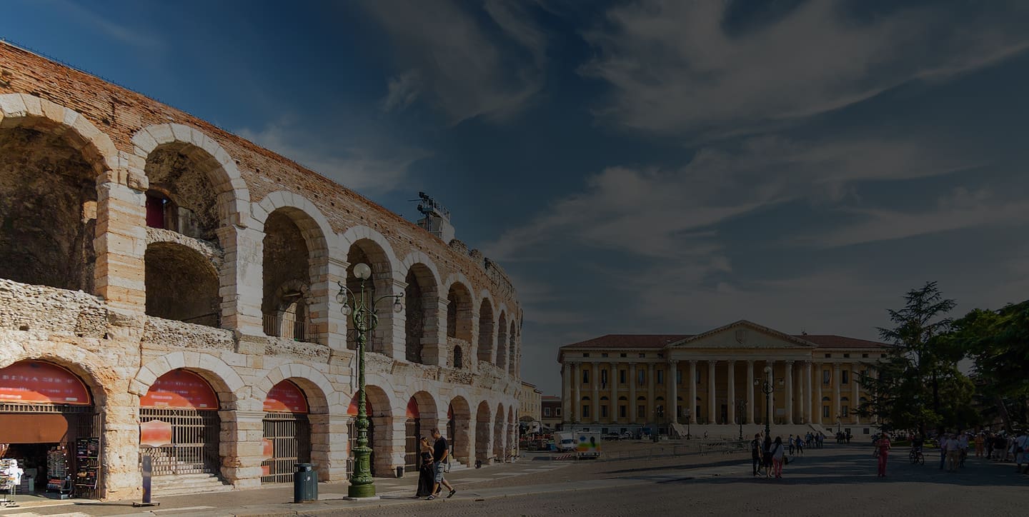 <span class="h1-span-small">Italy</span>